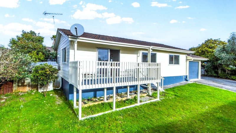 8 Katrina Place, Massey, Auckland - Carousel 1