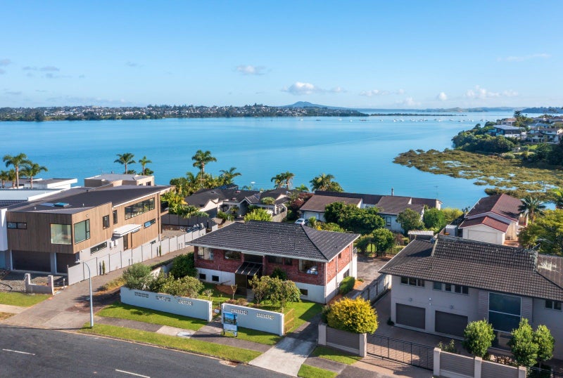 114 Bramley Drive, Farm Cove, Auckland - Carousel 2