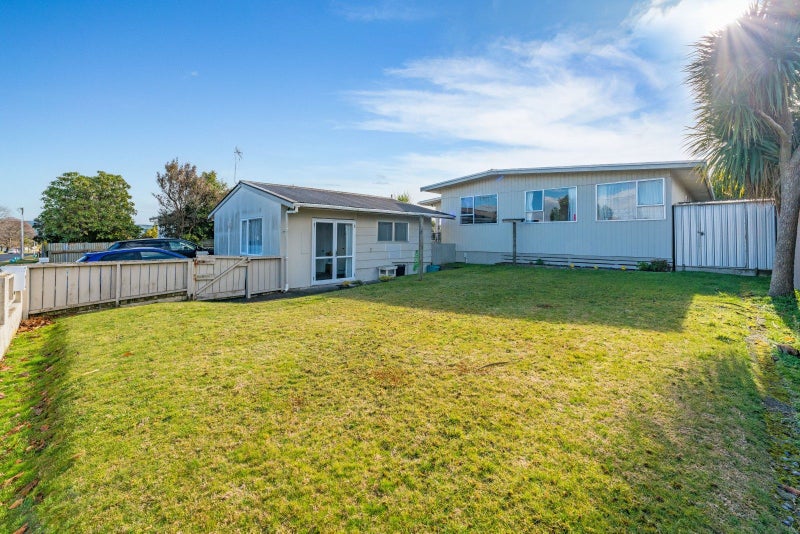 2/44 Laughton Street, Taupō - Carousel 1