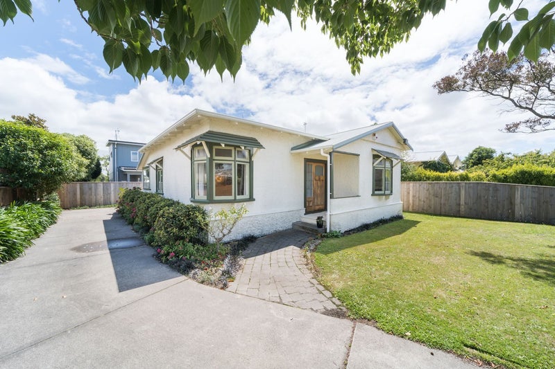 9 Frederick Street, Terrace End, Palmerston North - Carousel 1