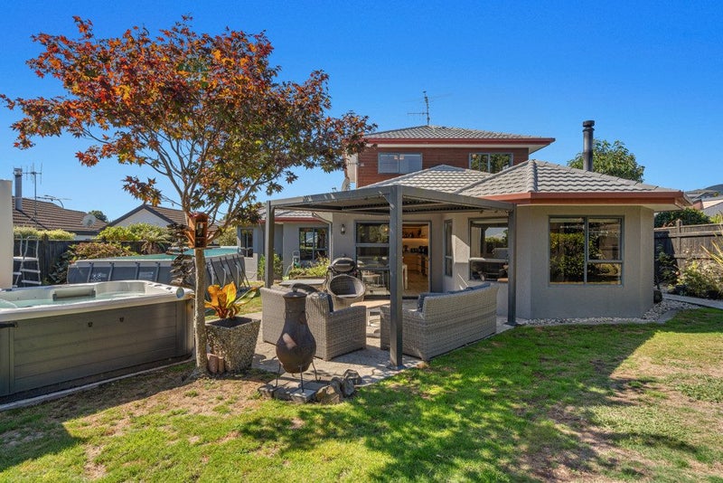 49 Olympus Way, Richmond, Richmond - Carousel 1