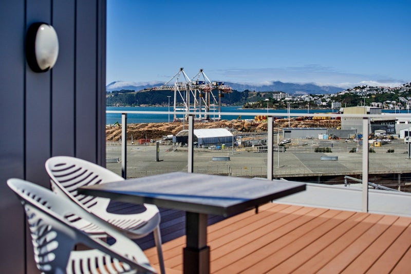 1/125 Thorndon Quay, Pipitea, Wellington - Carousel 2