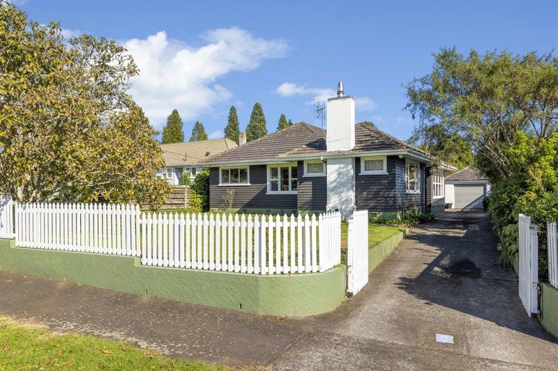 29 Plympton Street, Brooklands, New Plymouth, Taranaki - Carousel 1