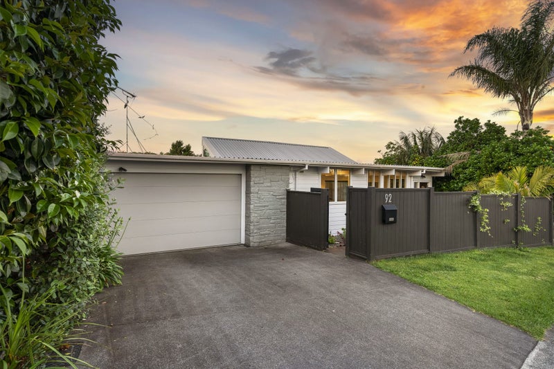 92 Parr Terrace, Castor Bay, Auckland - Carousel 23