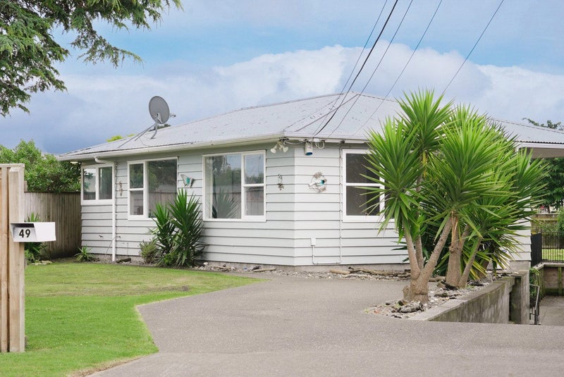 49 Gray Avenue, Paraparaumu Beach, Paraparaumu - Carousel 2