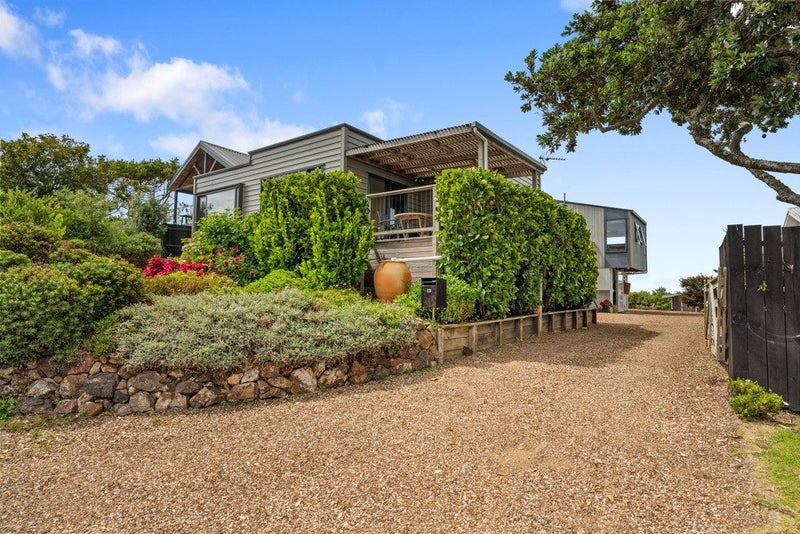 13 Hauraki Road, Oneroa, Waiheke Island, Auckland - Carousel 2