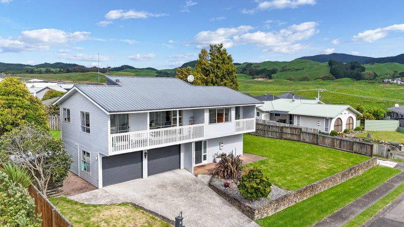 8 Walnut Place, Owhata, Rotorua - Carousel 1