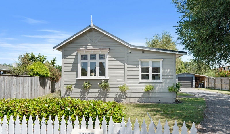 9 Yule Grove, Greytown - Carousel 1