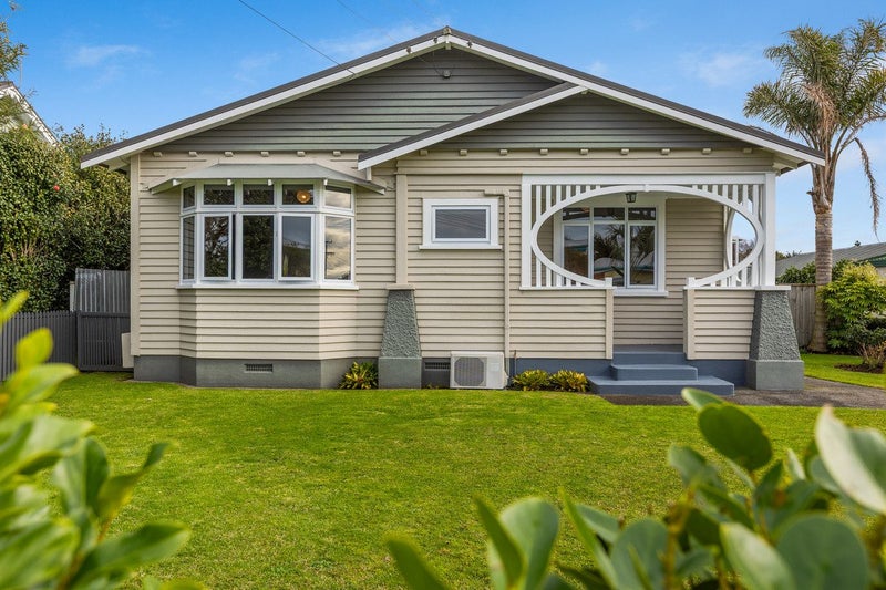 46 Sanders Avenue, Westown, New Plymouth - Carousel 2