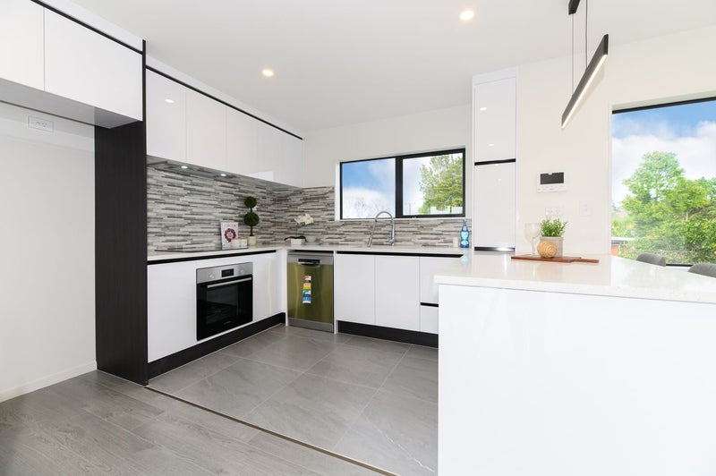 3/7 Ranui Station Road, Ranui, Auckland - Carousel 2