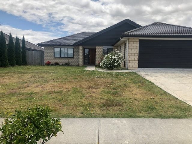 7 Raupo Place, Rototuna North, Hamilton - Carousel 1