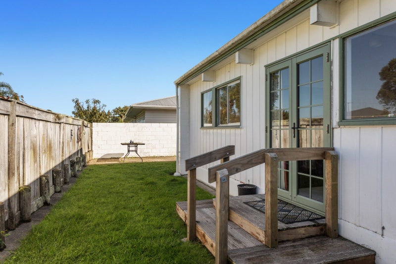 1/8 Peter Snell Street, Whakatane - Carousel 17