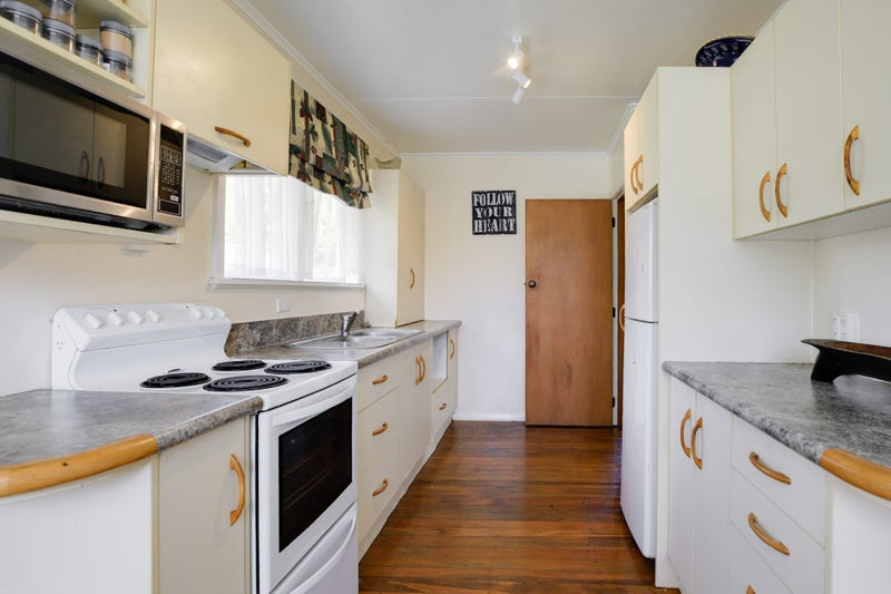 17 Davies Street, Paeroa, Paeroa - Carousel 2