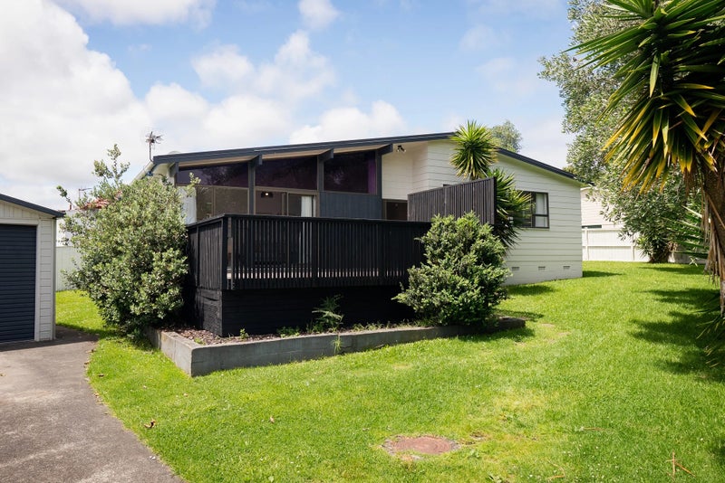 38 Dissmeyer Drive, Clover Park, Auckland - Carousel 1