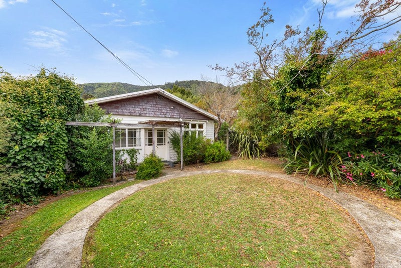 90 Wellington Street, Picton - Carousel 1