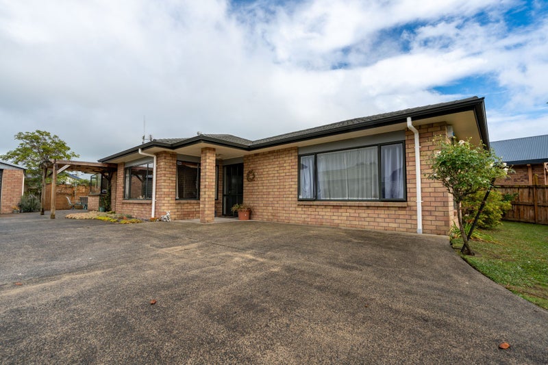 25 Catalina Drive, Melville, Hamilton - Carousel 1