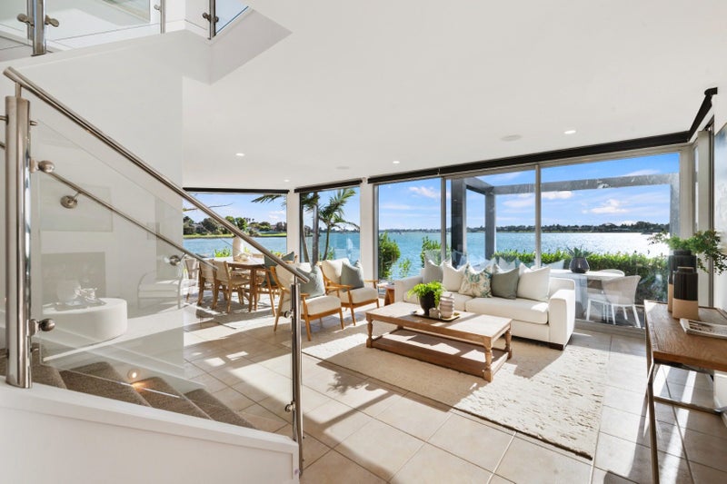 6B Arkley Avenue, Farm Cove, Auckland - Carousel 2