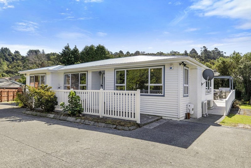 6 Kapuranga Grove, Stokes Valley, Lower Hutt, Wellington - Carousel 2
