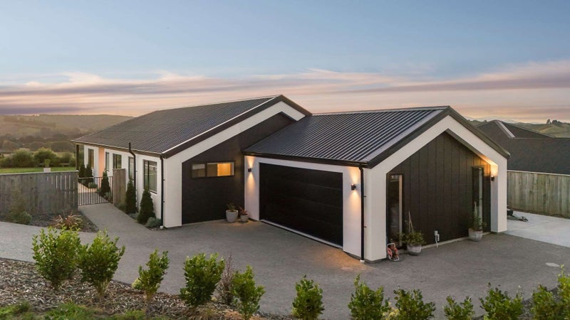 25 Coppermine Crescent, Brightwater, Brightwater - Carousel 1