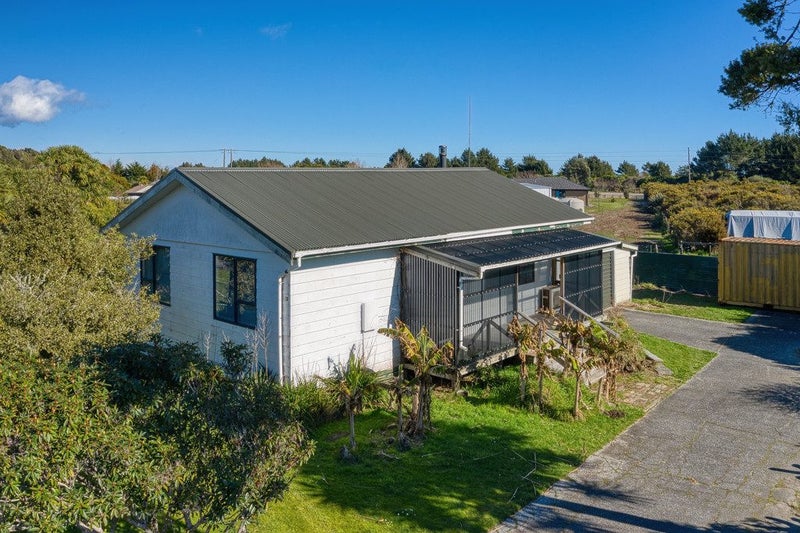 11 Butlers Road, Hokitika - Carousel 1