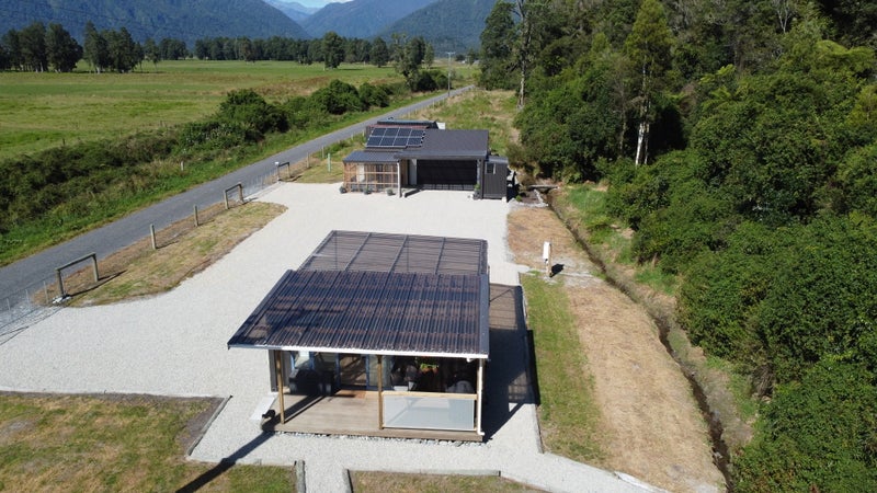 144 Camelback Road, Hokitika - Carousel 2