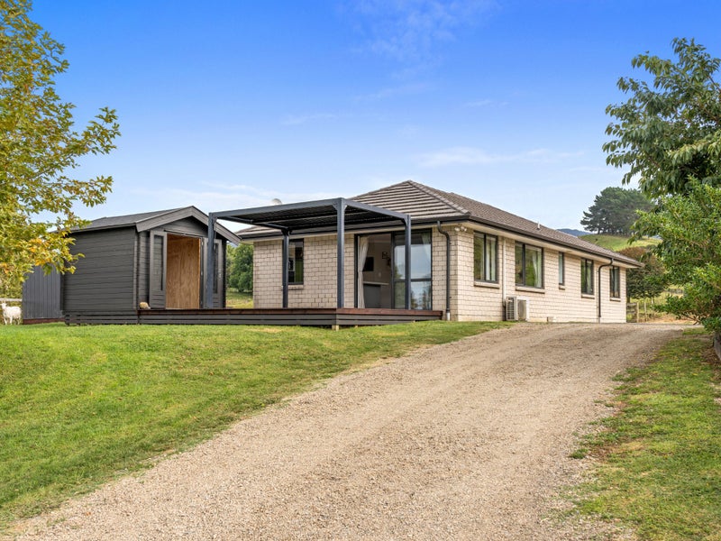 233 Te Tahi Road, Puketotara, Te Awamutu - Carousel 1