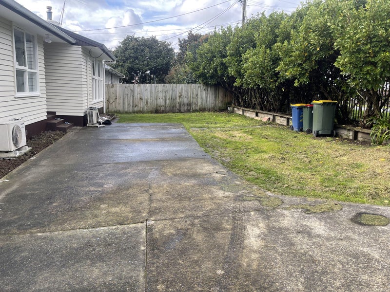 20 Larnoch Road, Henderson, Henderson, Waitakere City, Auckland - Carousel 2