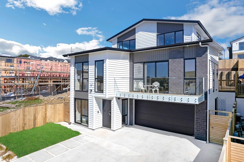 32 Grand Ridge Avenue, Flat Bush, Auckland - Carousel 1