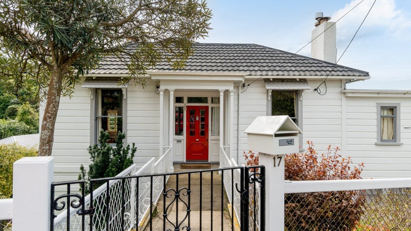 17 Littlebourne Road, Roslyn, Dunedin - Carousel 1