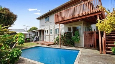 1033 High Street, Avalon, Lower Hutt - Carousel 1