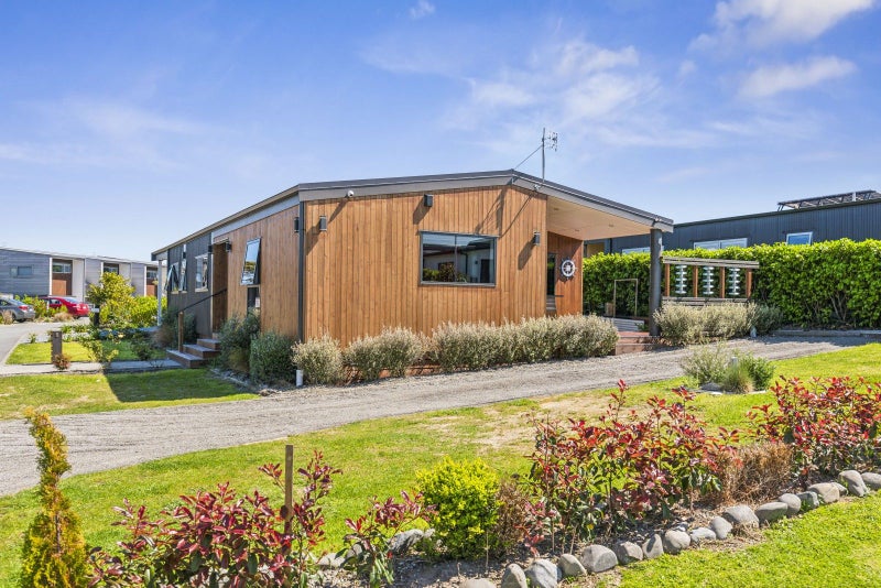 8 Ara Hereke, Waikanae, Waikanae - Carousel 1