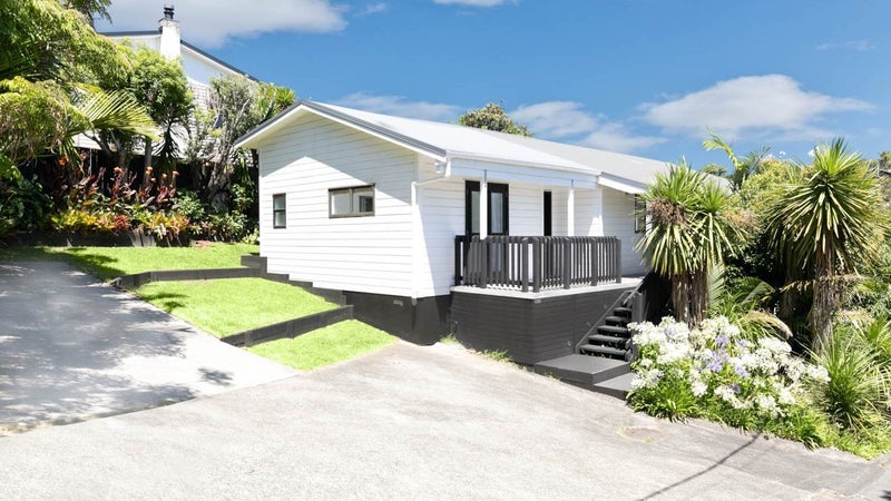 14B Law Street, Torbay, Auckland - Carousel 1