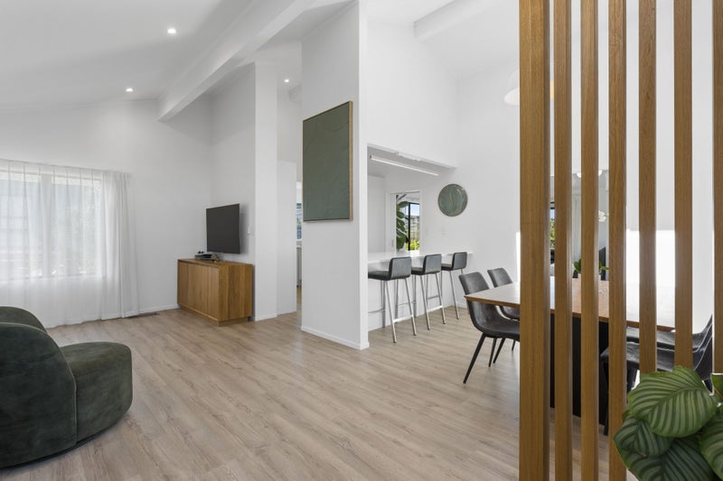 72 De Quincey Terrace, Highland Park, Auckland - Carousel 2