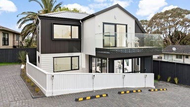 16 Saint Catherine Crescent, West Harbour, Auckland - Carousel 1