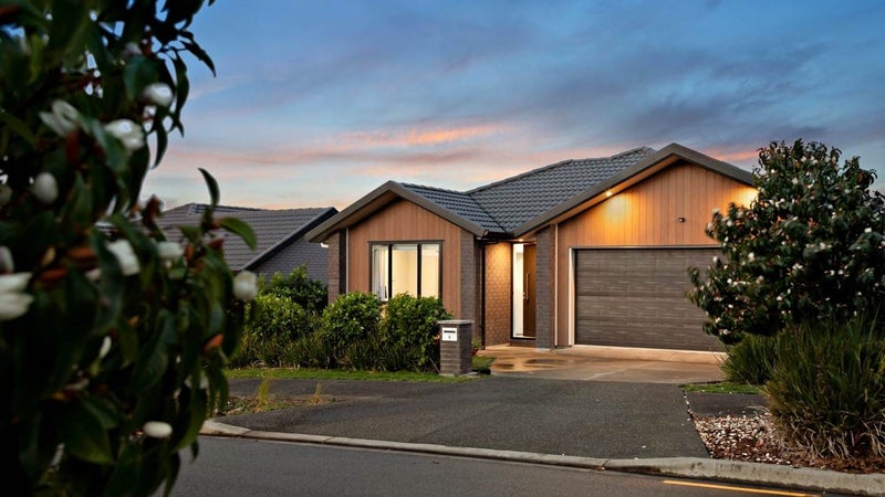 8 Buddle Road, Pukekohe, Auckland - Carousel 1