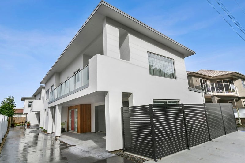 15 Bulkeley Terrace, New Plymouth - Carousel 2