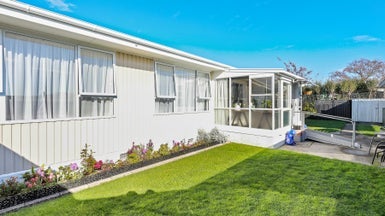 2/27 Hutcheson Street, Mayfield, Blenheim - Carousel 1