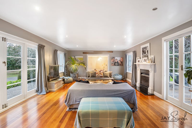 750 North Road, Clevedon - Carousel 35