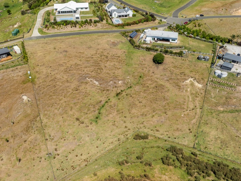 35 Quarry Ridge, Poraiti, Napier - Carousel 32