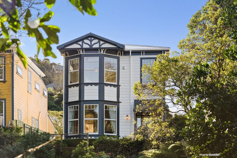 6 Orangi Kaupapa Road, Northland, Wellington - Carousel 1