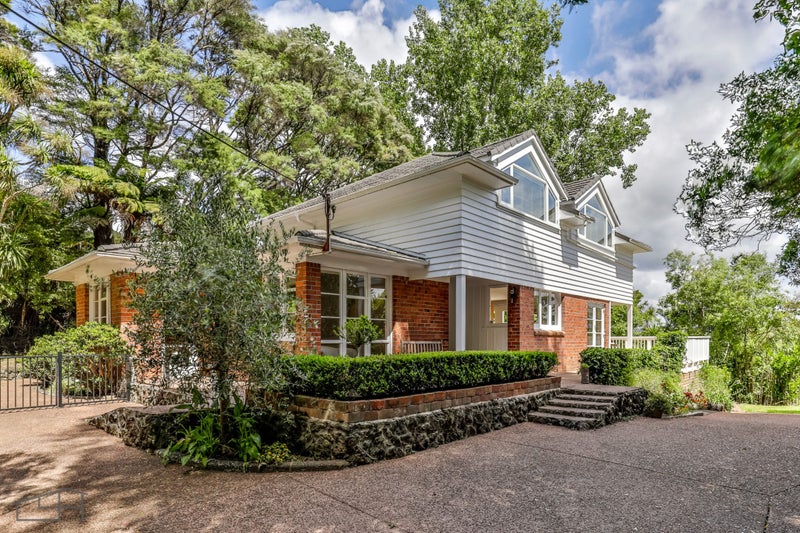 155 Scenic Drive, Titirangi, Auckland - Carousel 1