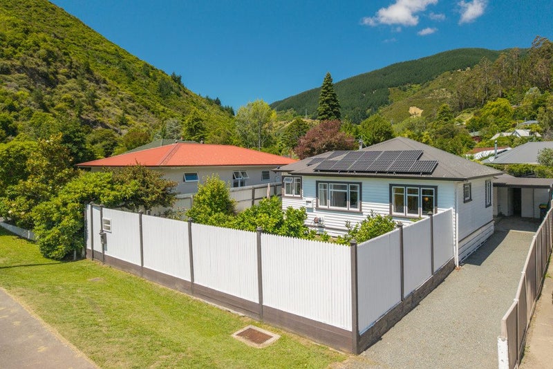 11 Blick Terrace, The Brook, Nelson - Carousel 1