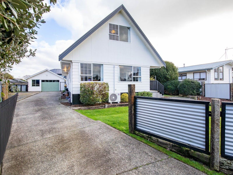 6 Camden Place, Pukete, Hamilton - Carousel 1