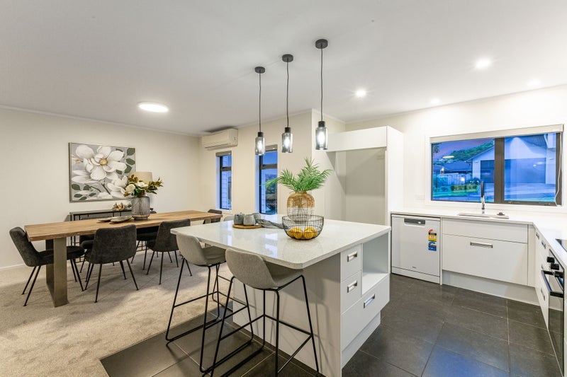 9 Paparoa Crescent, Aotea, Porirua - Carousel 2