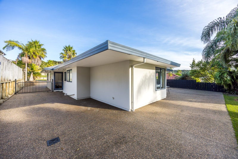 139 Roberta Crescent, Orewa, Orewa - Carousel 28