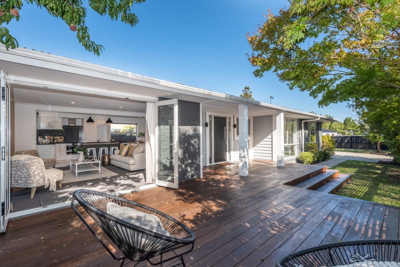 1/2 Sarabande Avenue, Redwood, Christchurch - Carousel 1