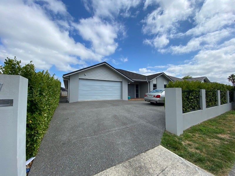 87 Discovery Drive, Flagstaff, Hamilton - Carousel 1