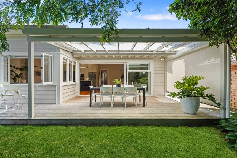 21 Queen Mary Avenue, Epsom, Auckland - Carousel 2