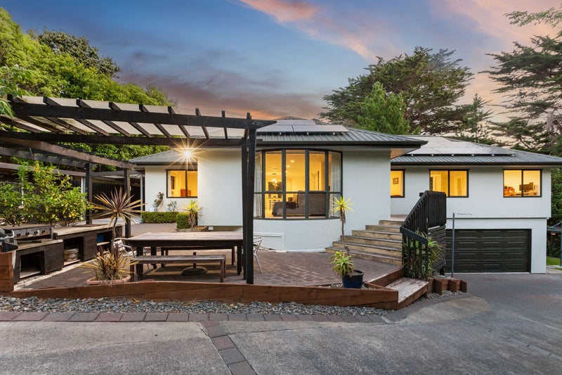 4 Joseph Banks Drive, Whitby, Porirua - Carousel 1