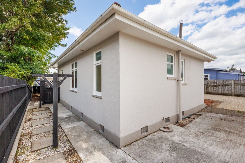 996 Tremaine Avenue, Roslyn, Palmerston North - Carousel 24